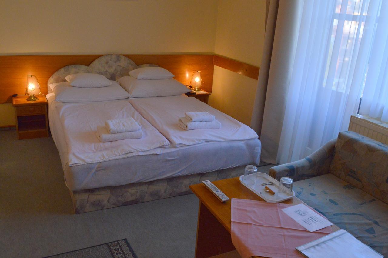 Apollo Motel Kecskemét Exteriér fotografie